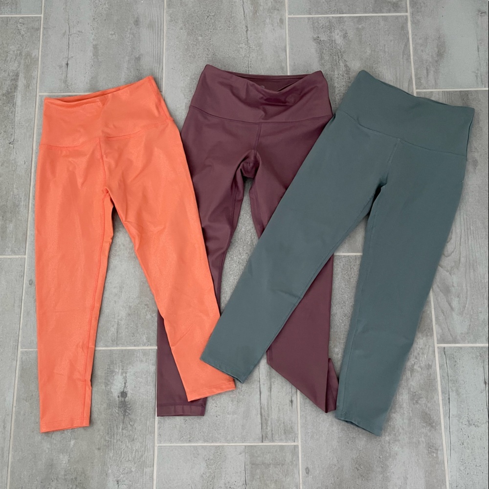 WOMENS LEGGINGS LOT - size small